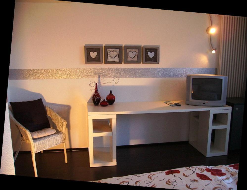 Hotel Garni Battello Melide Habitación foto